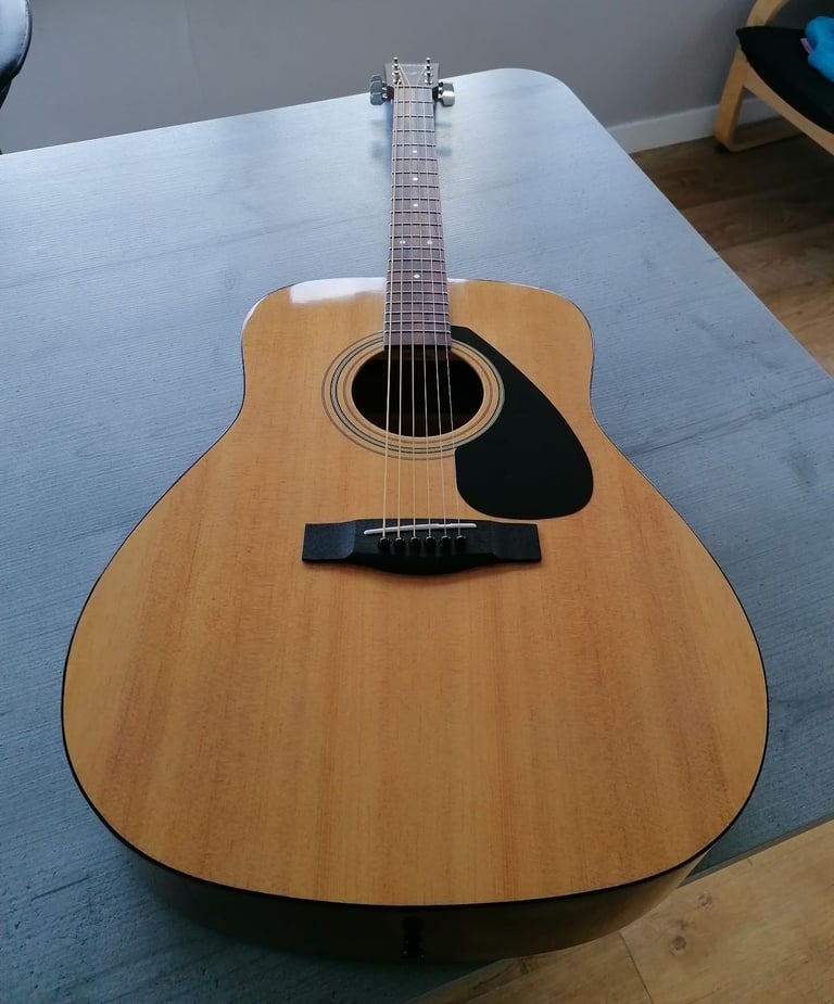 Yamaha F310 Acoustic Guitar