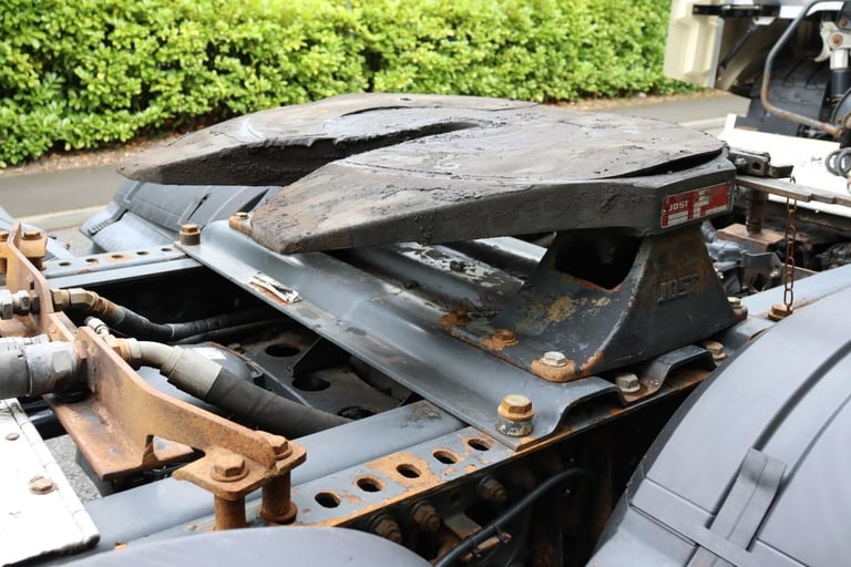 MERCEDES ACTROS 2548 STREAMSPACE 6X2 REARLIFT TRACTOR (2015)