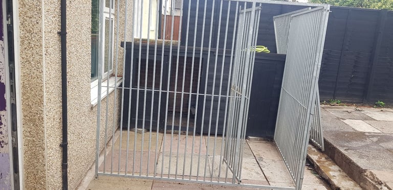 Large kennel and cage fencing 