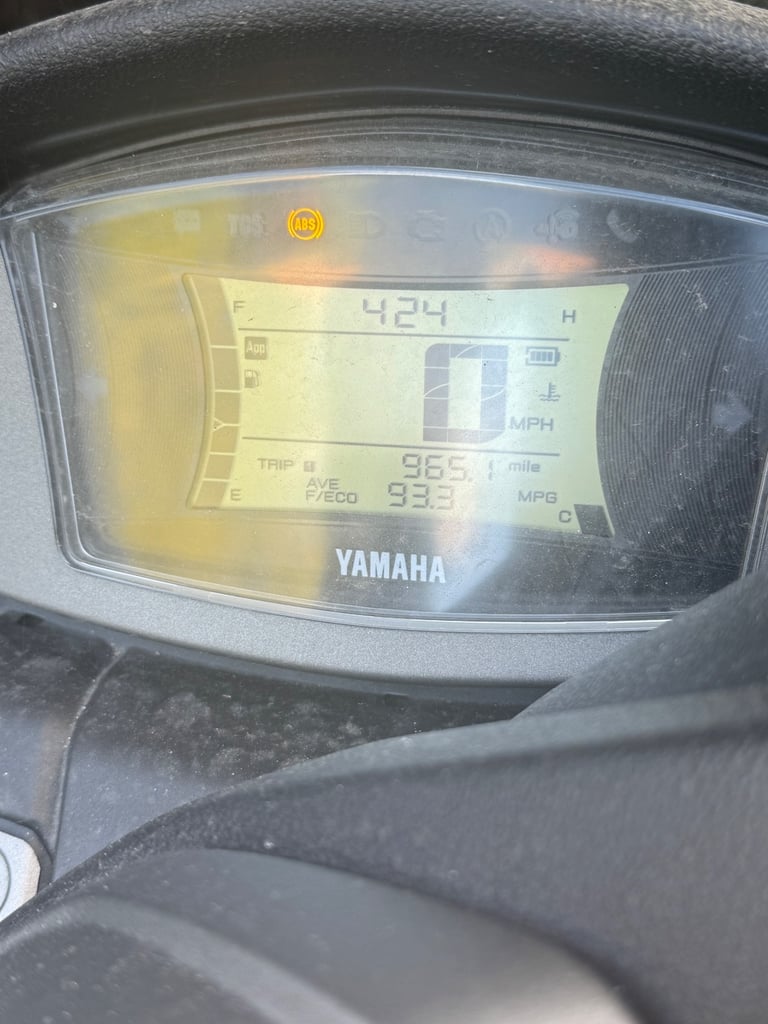 2024 Yamaha NMAX 125 – One Owner, Only 2,729 Miles, Extras Worth £600, Warranty