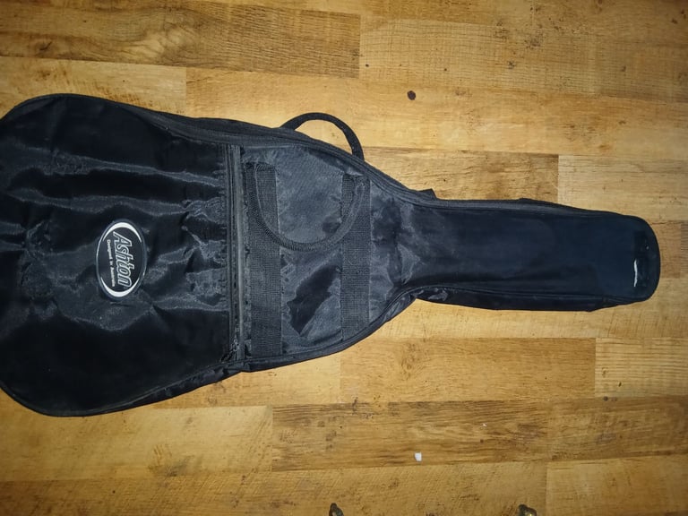 🎸 Ashdot Classical Acoustic Guitar with Bag – Blue Finish ( Open to offers feel free to message me)