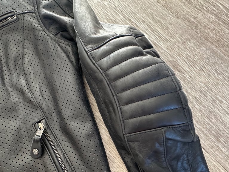 Womens Harley Davidson "Epic" Black Leather Riding Jacket. Size Medium. BNWOT