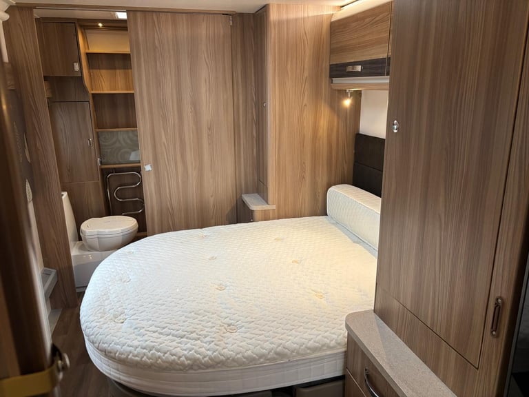 2016 SWIFT CONQUEROR 645, ISLAND BED, TALL FRIDGE, ALDE, SOLAR