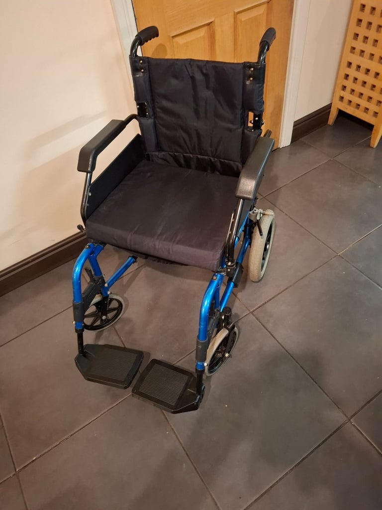 Roma Medical alloy wheelchair wide seat