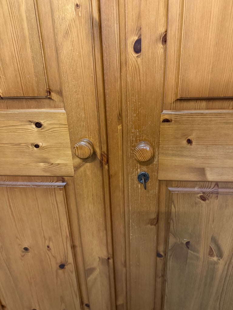 Ducal Pine Large Wardrobe 4 Door Hanging Rail & Shelves