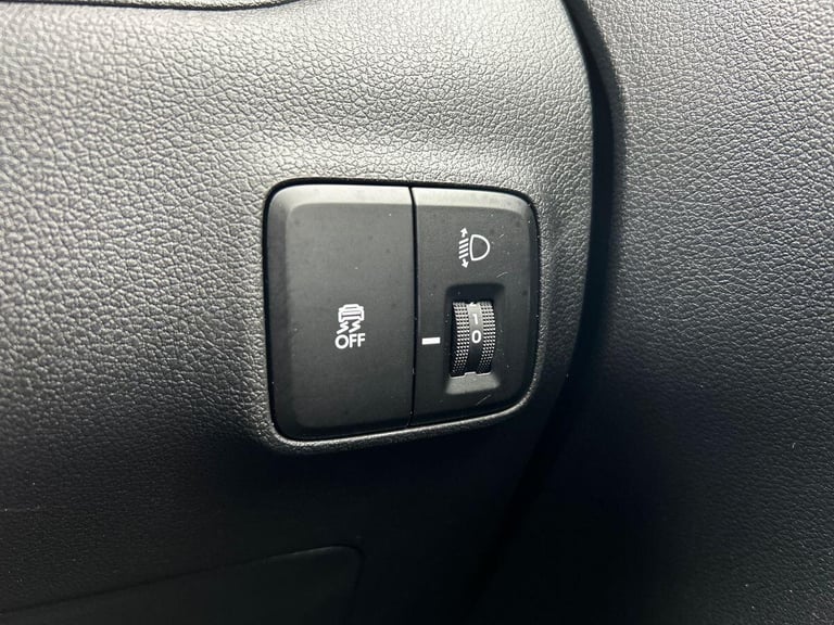 2024 Hyundai i10 1.0 Premium Hatchback 5dr Petrol Auto Euro 6 (s/s) (63 ps) Hatchback PETROL Auto...