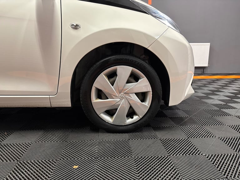 2018 Toyota AYGO 1.0 VVT-i X-Play 5dr HATCHBACK Petrol Manual