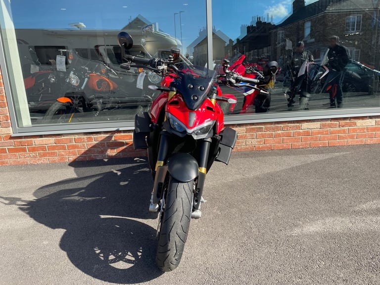 Ducati Streetfighter V4 S