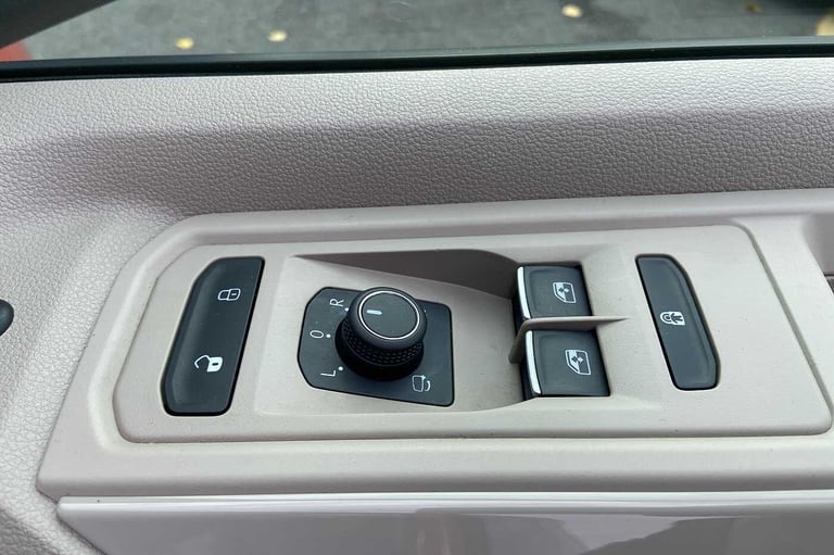 2022 Volkswagen Multivan 1.4 TSI eHybrid Style 5dr LWB DSG People Carrier Hybrid Automatic