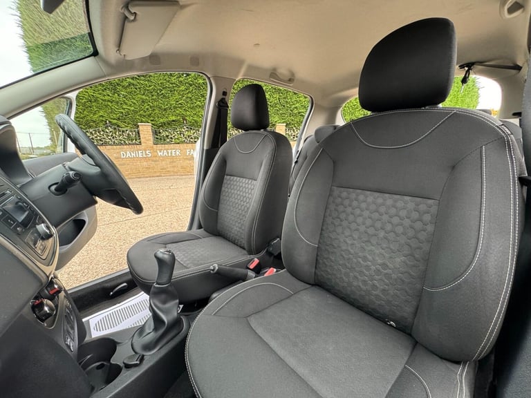 2015 Dacia Sandero 1.5 Dci Laureate Hatchback HATCHBACK Diesel Manual