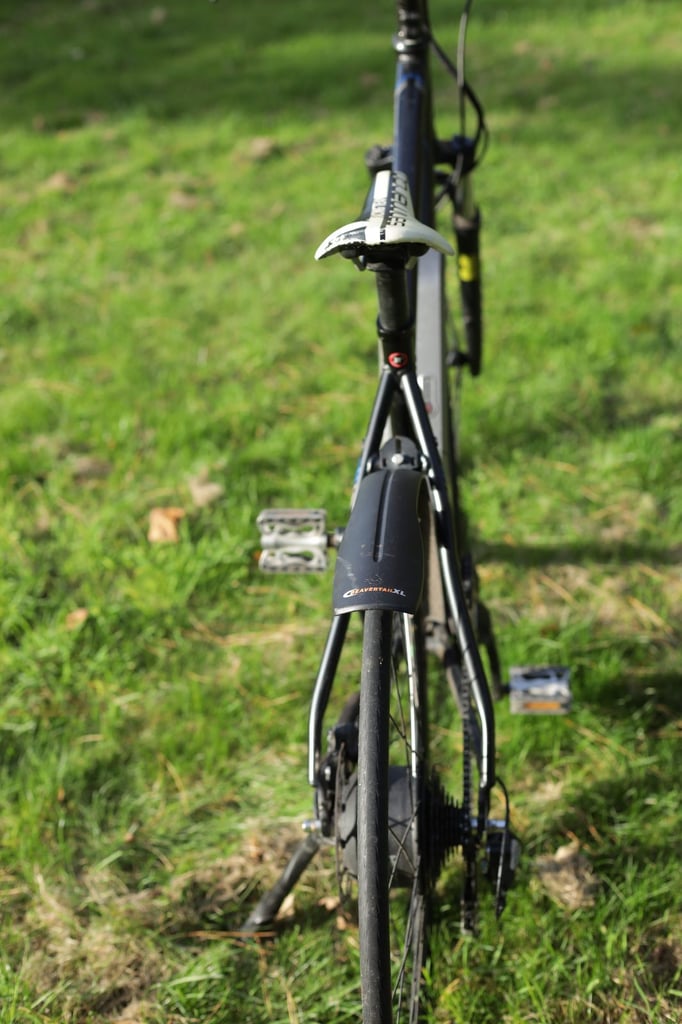 Carrera Crossfire E Electric Hybrid Bike 700C Shimano Altus SR Suntour HESC + Extras