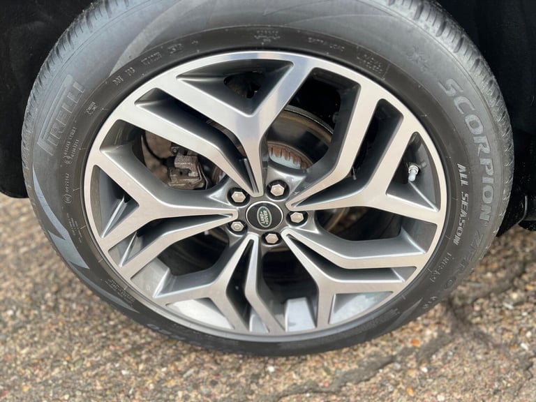 2019 Land Rover Range Rover Evoque 2.0 D180 R-Dynamic HSE Auto 4WD Euro 6 (s/s) 5dr ESTATE Diesel...