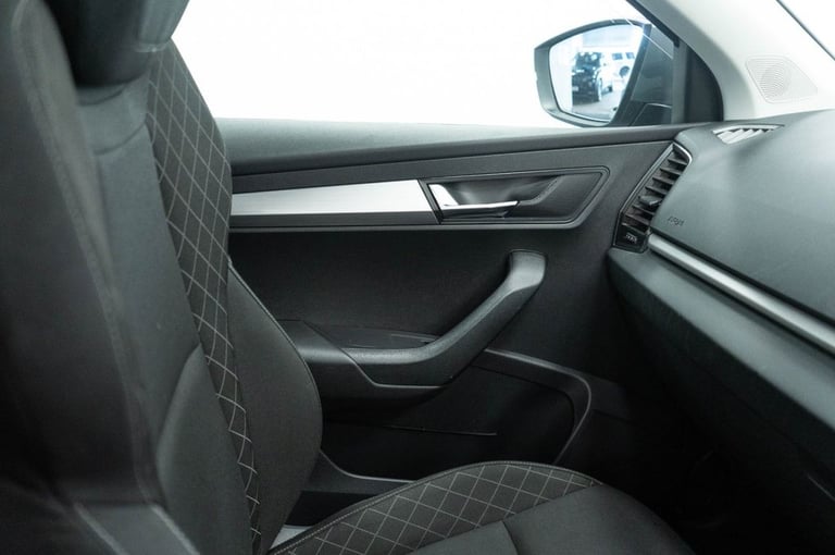 2021 21 SKODA KAROQ 1.5 TSI ACT SE TECHNOLOGY SUV 5DR PETROL MANUAL EURO 6 (S/S)