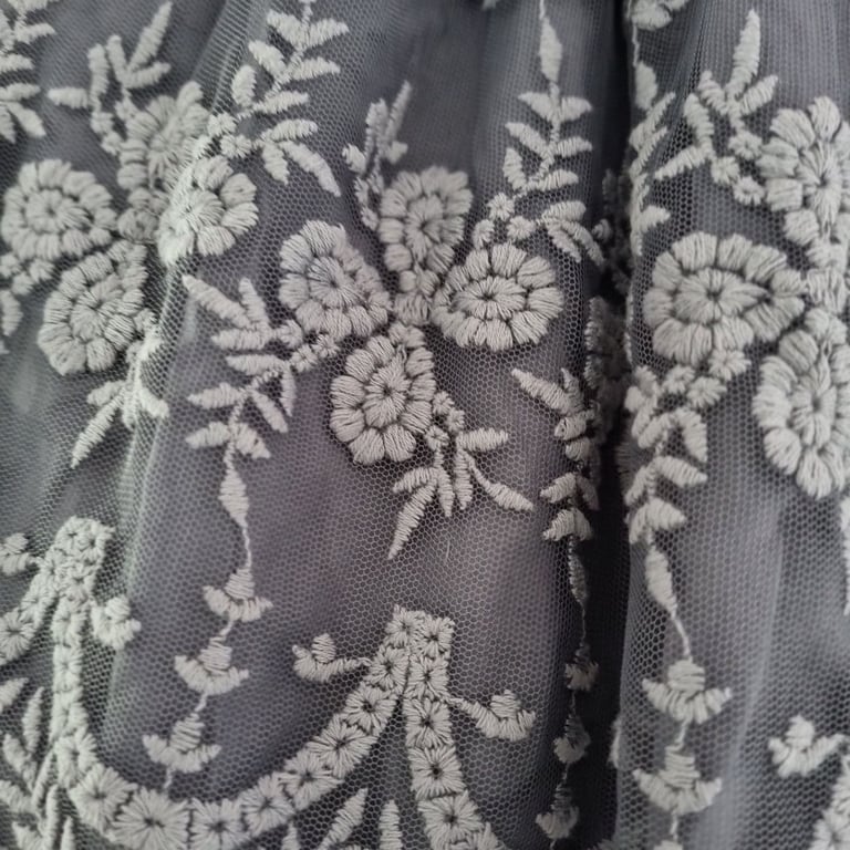 Next Girls Lace Lined Skirt. Ideal in Winter & Parties/Weddings Age 4-5 New.