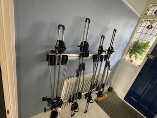 Roof bar with 4 bike racks for Mazda or Ford. -Thule XT 3069