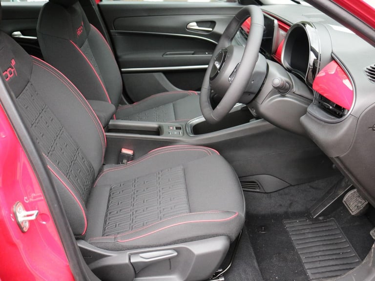 2025 Fiat 600 Fiat 600e (red) 54kwh 154hp HATCHBACK Electric Automatic