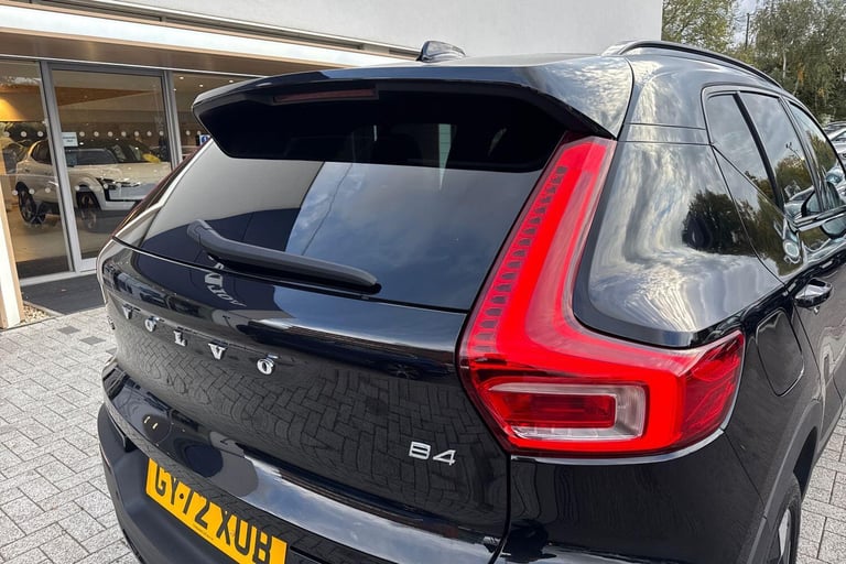 2022 Volvo XC40 2.0 B4 MHEV Ultimate SUV 5dr Petrol Hybrid DCT Auto Euro 6 (s/s) (197 ps) ESTATE ...