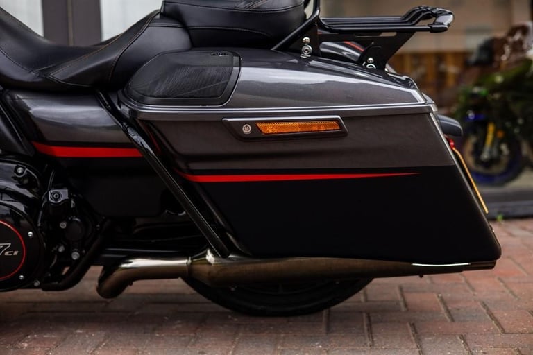 Harley-Davidson CVO SPORTGLIDE ! PANNIERS ! STUNNING