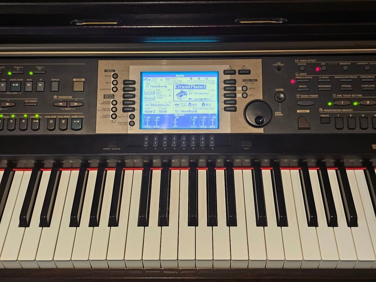 Yamaha Clavinova CVP-205 in Rosewood with Yamaha Bench