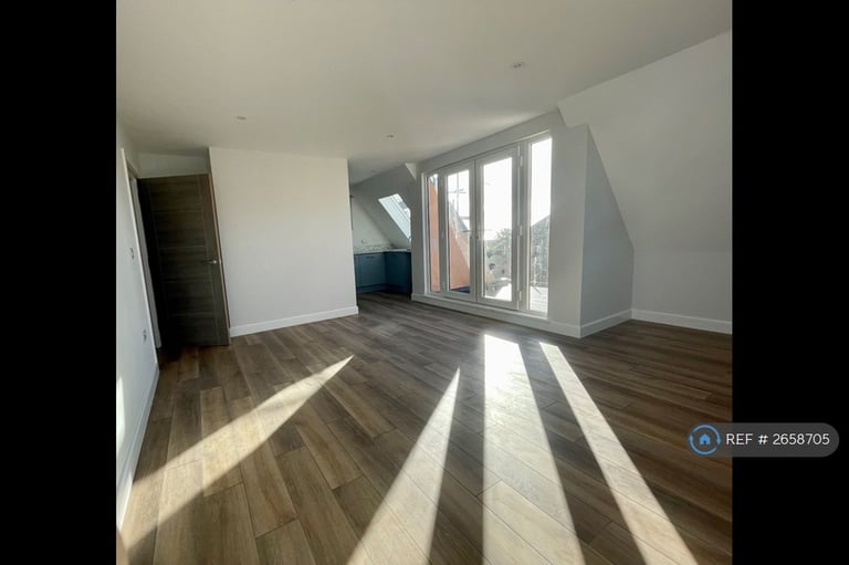 2 bedroom flat in Silver Birch Apartments, Exmouth, EX8 (2 bed) (#2658705)