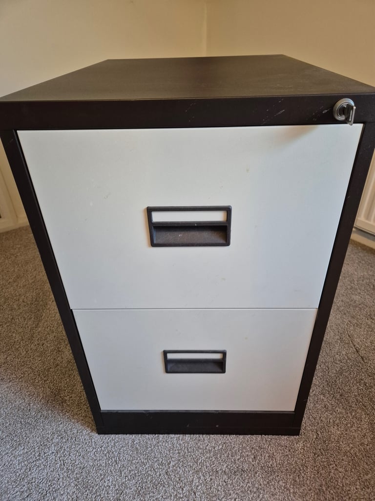 Filing cabinet 