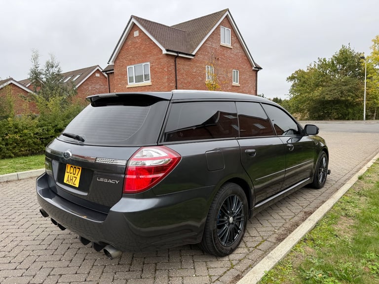 Subaru legacy 2.0 Estate ulez low miles new mot 