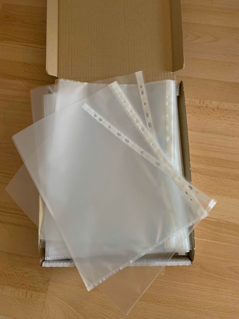 image for 100 Multi-punched A4 transparent folders