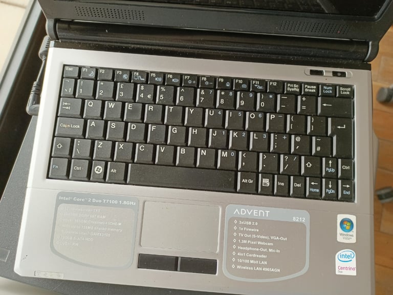 Advent 8212 Laptop comes with the charger