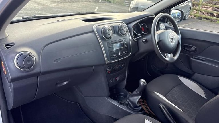 2015 Dacia Sandero Stepway 1.5 dCi Ambiance Hatchback 5dr Diesel Manual Euro 6 (s/s) (90 ps) Manu...