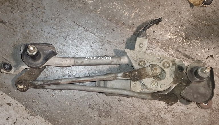 Honda Insight Front Wiper Motor And Linkage 2010