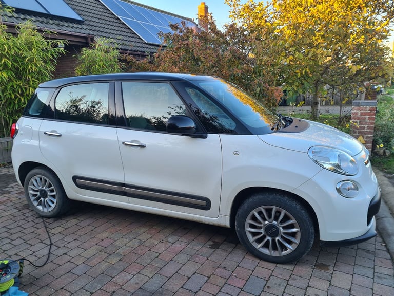 2014 1.3 diesel fiat 500L lounge mpv full history manual gearbox £20 tax