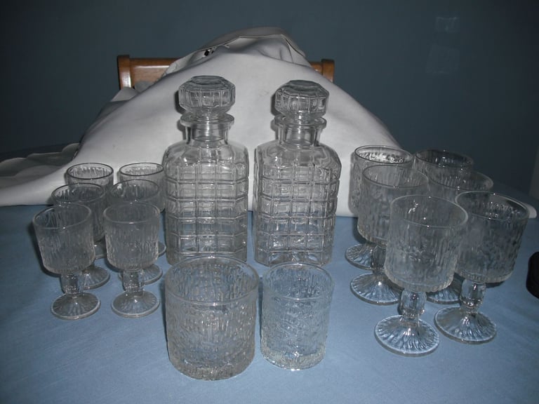 Vintage Decanter's With Pattern Glasses