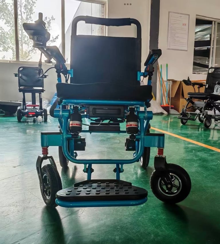 Folding electric wheelchair 
