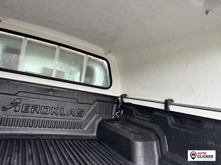 2020 Toyota Hilux 2.4 D-4D Active Pickup Extended Cab 4dr Diesel Manual 4WD Euro 6 (3.5t) (15 Pic...