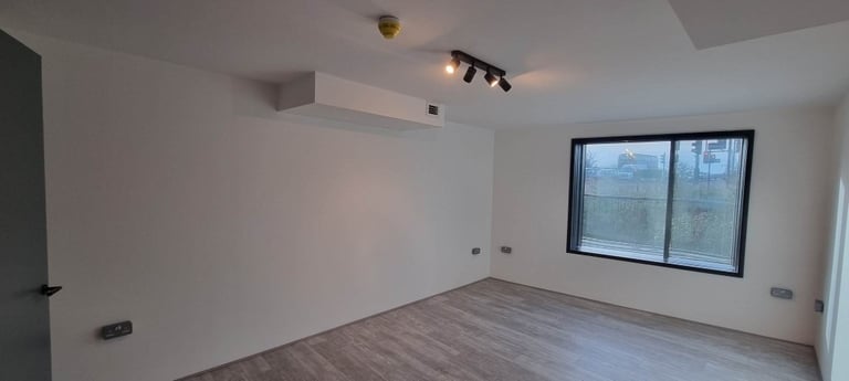 Bright and Spacious 190Sq Ft Soundproof Music Recording / Production Studio In Clapton / Leyton E10
