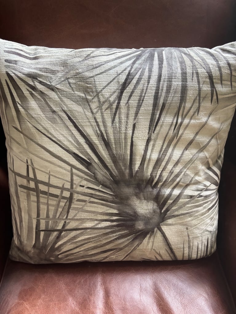 2 grey cushions
