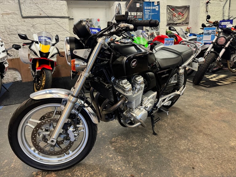 2013 Honda CB 1100 ADE  8300 MILES BLACK RETRO CLASSIC MOTORCYCLE Roadster Petrol Manual