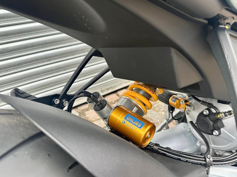 Moto Guzzi V100 Mandello S E5+