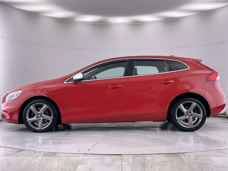 2015 Volvo V40 2.0 V40 R-Design Nav D2 5dr Hatchback Diesel Manual