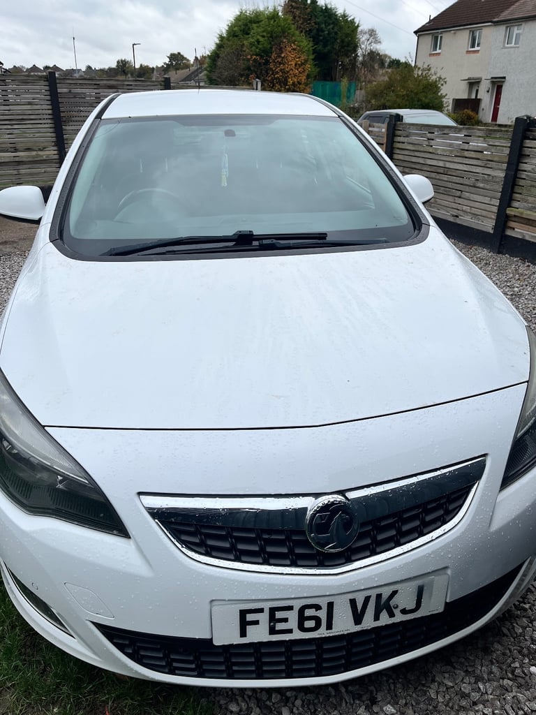 Vauxhall, ASTRA, Hatchback, 2011, Manual, 1956 (cc), 5 doors