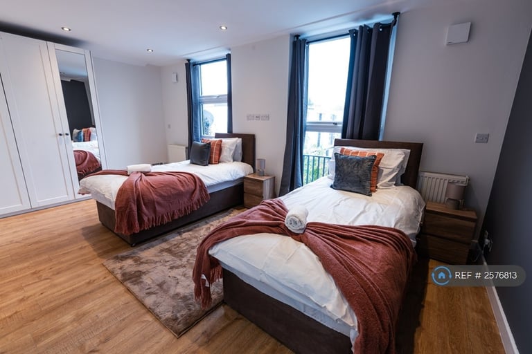 3 bedroom house in Fellows Road, London, NW3 (3 bed) (#2576813)