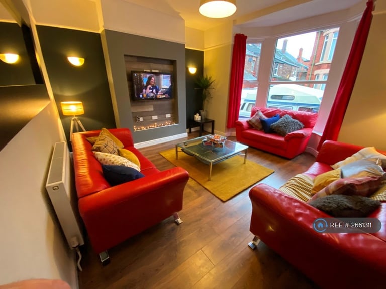 7 bedroom house in Harringay Avenue, Liverpool, L18 (7 bed) (#2661311)