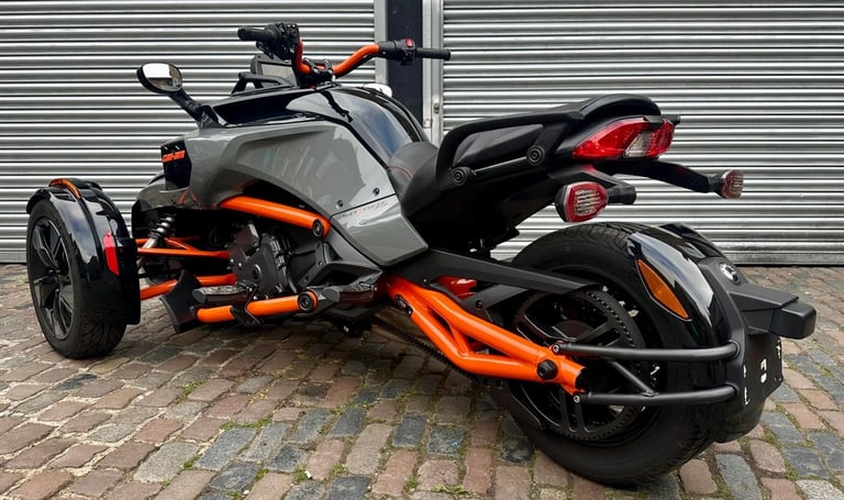 Can-Am Spyder F3-S Special Series — Grey & Orange