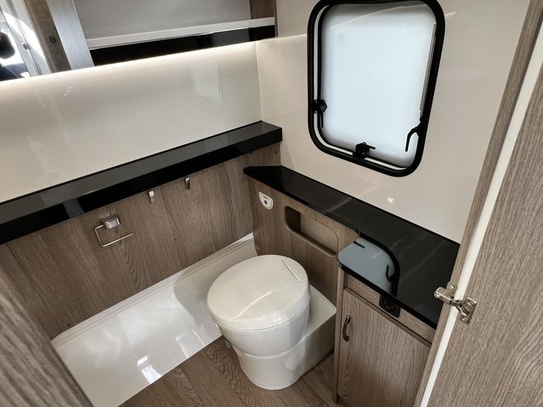 2023 HOBBY Prestige 560 wfu 4 Berth Fixed Bbed End Washroom New 2023