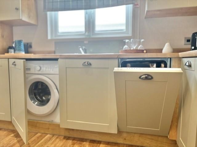 BRAND NEW STATIC CARAVAN FOR SALE ON BROADLAND SANDS HOLIDAY PARK 