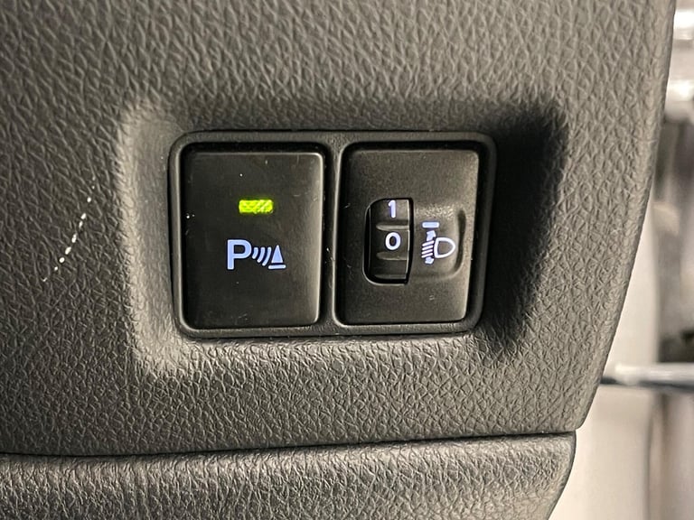 2018 Toyota C-HR 1.2 VVT-i Icon Euro 6 (s/s) 5dr HATCHBACK Petrol Manual