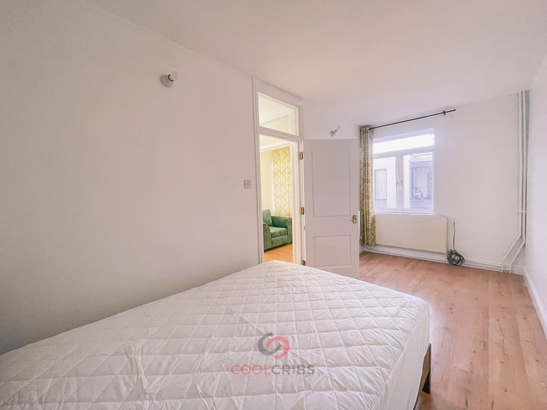 2 bed apartment (without a lounge) in Kember Street, Islington, London