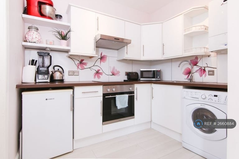 3 bedroom flat in Colinton Mains Terrace, Edinburgh, EH13 (3 bed) (#2660884)