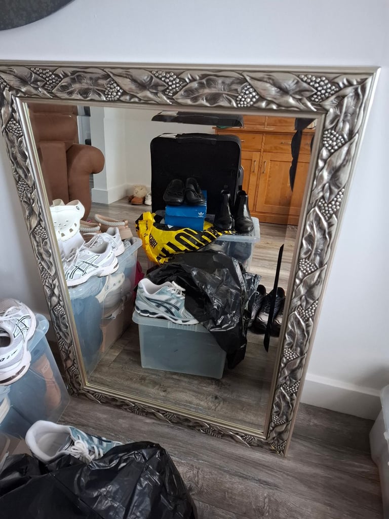 Beautiful wall mirror 