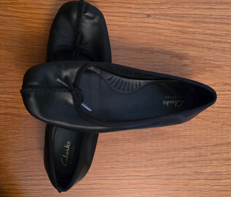 image for Clarks Ballerina Shoes 4.5 - Like New